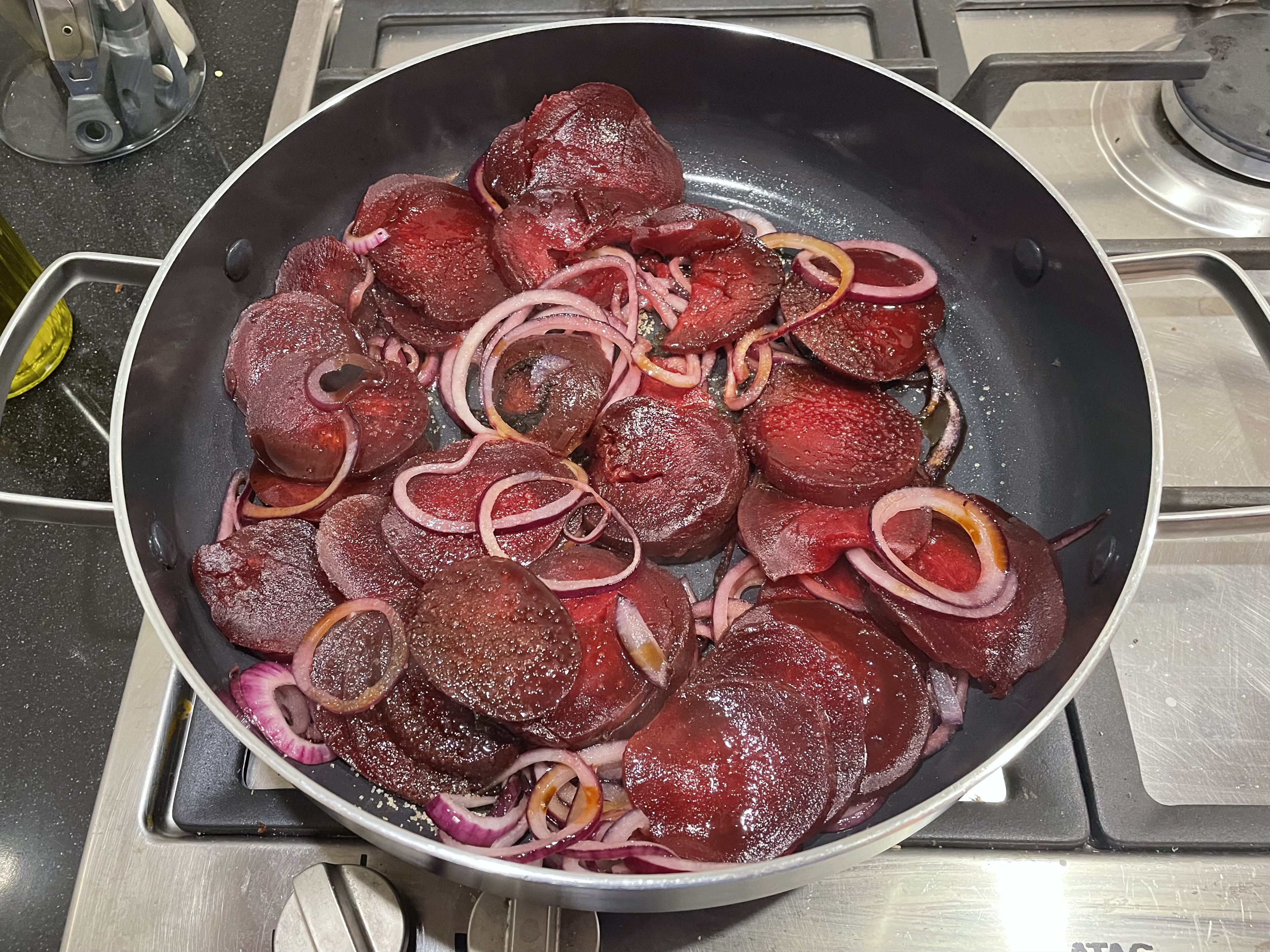 bieten in de pan